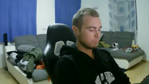Snapshot of herbstenden chatting on 10-01-25, 07:09 John Pearl online show from 10-01-25, 07:09
