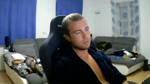 Snapshot of herbstenden chatting on 05-30-26, 08:39 John Pearl online show from 05-30-26, 08:39