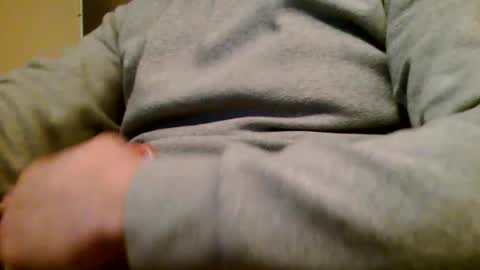 Snapshot of heretost chatting on 03-04-25, 12:18 mr D online show from 03-04-25, 12:18