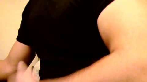 Snapshot of heretost chatting on 11-22-25, 10:14 mr D online show from 11-22-25, 10:14