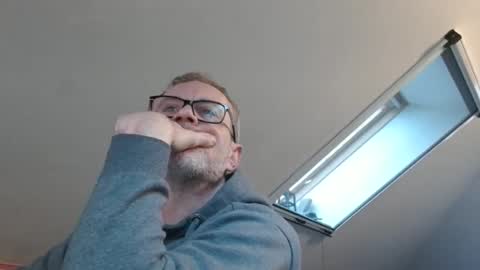 hering76 online show from 03-15-26, 07:25