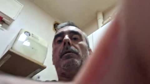 Snapshot of herjafe chatting on 10-25-25, 06:35 herjafe online show from 10-25-25, 06:35