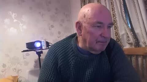 mature online show from 11-24-25, 09:25