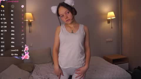 Snapshot of herminaabedi chatting on 12-17-25, 08:42 Hermina online show from 12-17-25, 08:42