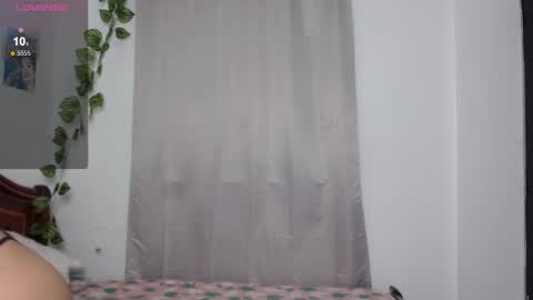 Snapshot of hermione_sweet18 chatting on 12-30-24, 09:19 Alana online show from 12-30-24, 09:19