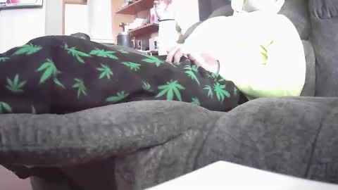 Snapshot of herpotheadpup chatting on 11-30-25, 05:06 herpotheadpup online show from 11-30-25, 05:06