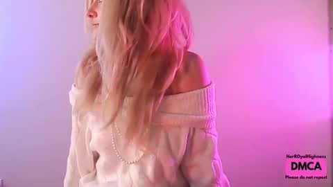 Snapshot of herr0yalhighness chatting on 02-17-26, 09:10 Holly online show from 02-17-26, 09:10