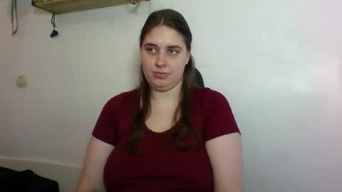 hess_luna_ online show from 10-13-25, 09:09