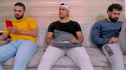 heteros men online show from 03-06-25, 04:17