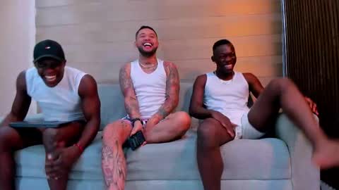 heteros men online show from 10-24-25, 01:51