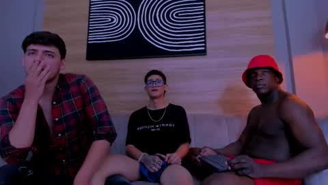 heteros men online show from 12-04-25, 02:48