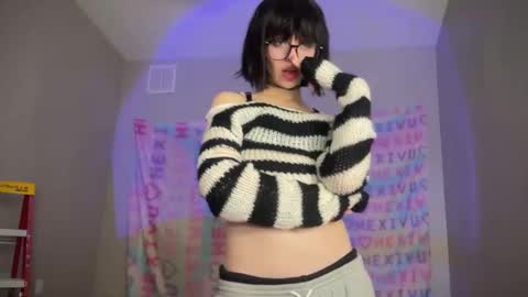 Snapshot of hexivu chatting on 01-17-25, 06:57 salem online show from 01-17-25, 06:57