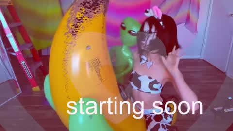 Snapshot of hexivu chatting on 10-13-25, 02:22 salem online show from 10-13-25, 02:22