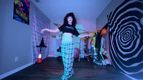 Snapshot of hexivu chatting on 11-14-25, 01:26 salem online show from 11-14-25, 01:26