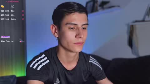 Snapshot of hey_cesard chatting on 02-21-25, 12:05 hey_cesard online show from 02-21-25, 12:05