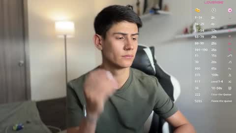 Snapshot of hey_cesard chatting on 10-24-25, 05:09 hey_cesard online show from 10-24-25, 05:09