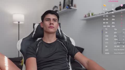 Snapshot of hey_cesard chatting on 10-28-25, 07:27 hey_cesard online show from 10-28-25, 07:27