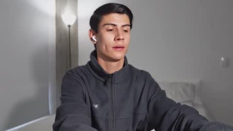 Snapshot of hey_cesard chatting on 02-03-26, 11:48 hey_cesard online show from 02-03-26, 11:48