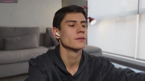 Snapshot of hey_cesard chatting on 03-10-26, 03:28 hey_cesard online show from 03-10-26, 03:28