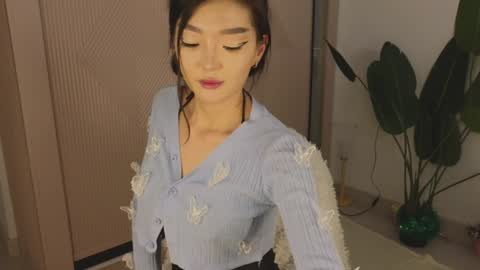 Snapshot of hey_herbal chatting on 12-15-24, 05:53 Audrey online show from 12-15-24, 05:53