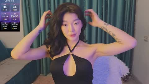 Snapshot of hey_herbal chatting on 01-06-25, 02:25 Audrey online show from 01-06-25, 02:25