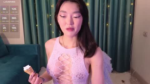 Snapshot of hey_herbal chatting on 01-22-25, 02:46 Audrey online show from 01-22-25, 02:46