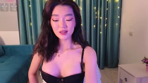 Snapshot of hey_herbal chatting on 01-23-25, 03:01 Audrey online show from 01-23-25, 03:01