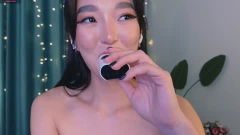 Snapshot of hey_herbal chatting on 02-04-25, 05:55 Audrey online show from 02-04-25, 05:55