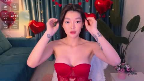 Snapshot of hey_herbal chatting on 02-13-25, 02:31 Audrey online show from 02-13-25, 02:31