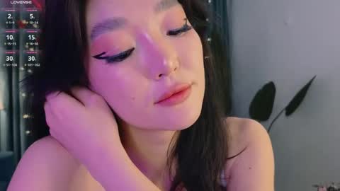 Snapshot of hey_herbal chatting on 02-14-25, 05:57 Audrey online show from 02-14-25, 05:57