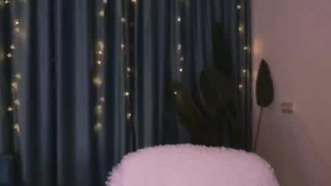 Snapshot of hey_herbal chatting on 03-06-25, 03:02 Audrey online show from 03-06-25, 03:02