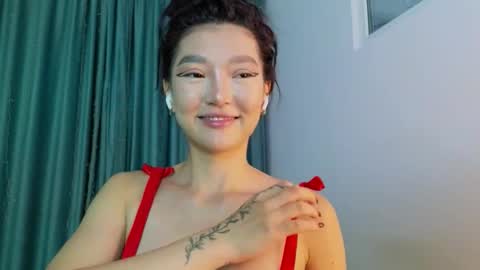 Snapshot of hey_herbal chatting on 09-28-25, 02:55 Audrey online show from 09-28-25, 02:55