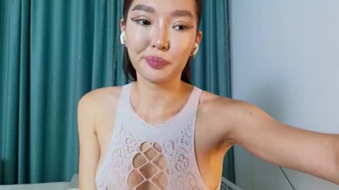 Snapshot of hey_herbal chatting on 09-29-25, 03:06 Audrey online show from 09-29-25, 03:06