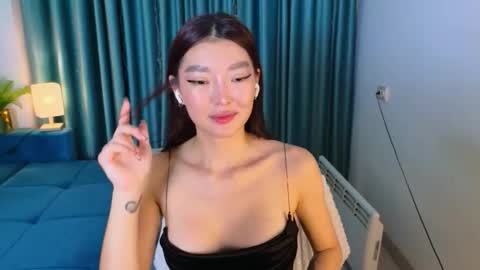 Snapshot of hey_herbal chatting on 10-23-25, 02:38 Audrey online show from 10-23-25, 02:38