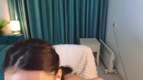 Snapshot of hey_herbal chatting on 10-26-25, 02:34 Audrey online show from 10-26-25, 02:34