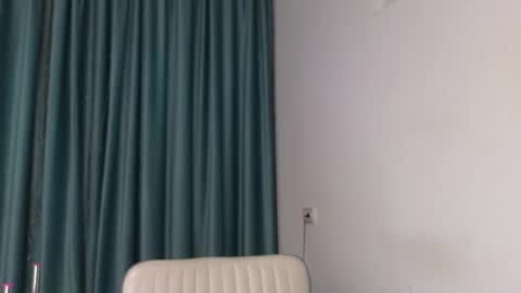 Snapshot of hey_herbal chatting on 11-30-25, 02:32 Audrey online show from 11-30-25, 02:32