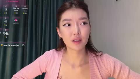 Snapshot of hey_herbal chatting on 12-01-25, 01:05 Audrey online show from 12-01-25, 01:05