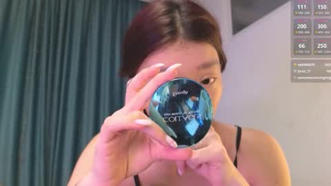 Snapshot of hey_herbal chatting on 12-15-25, 03:49 Audrey online show from 12-15-25, 03:49