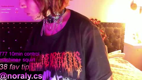 Noraly  online show from 10-19-25, 04:13