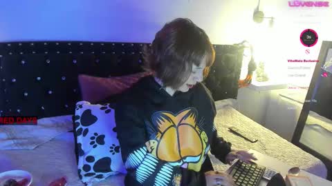 Noraly  online show from 11-02-25, 04:59