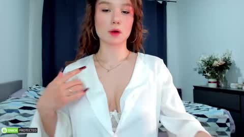 Bella 3 online show from 12-14-25, 01:44