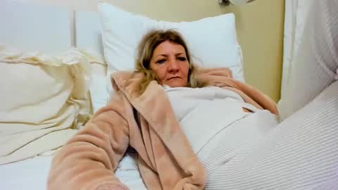 Heyheygrey online show from 02-19-25, 01:51