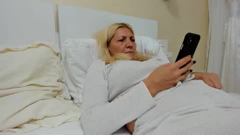 Heyheygrey online show from 09-18-25, 07:49