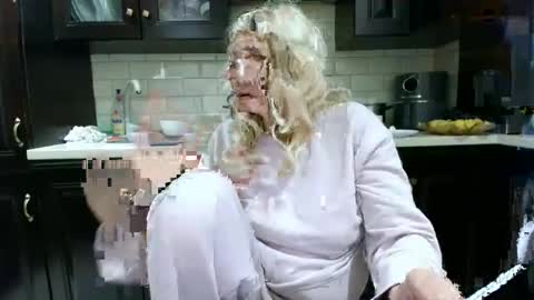 Heyheygrey online show from 11-16-25, 03:28