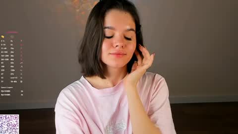 Snapshot of heyim_laura chatting on 05-01-26, 01:10 Laura online show from 05-01-26, 01:10