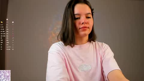 Snapshot of heyim_laura chatting on 05-03-26, 01:33 Laura online show from 05-03-26, 01:33