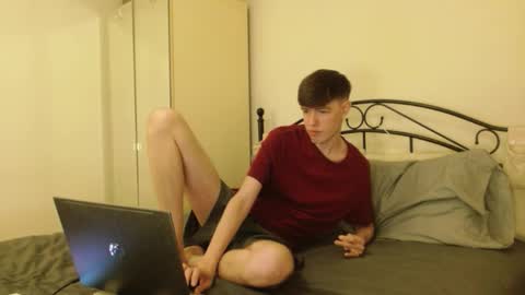 heyitsyourboy online show from 12-20-25, 01:12