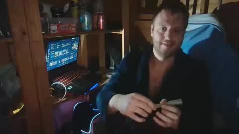 Snapshot of hharveyden chatting on 02-22-26, 10:52 H Dawg online show from 02-22-26, 10:52