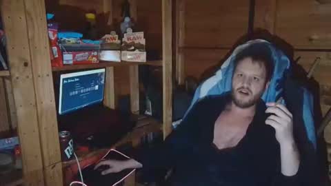 Snapshot of hharveyden chatting on 03-08-26, 09:51 H Dawg online show from 03-08-26, 09:51