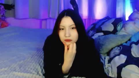 Lina online show from 12-15-25, 08:57